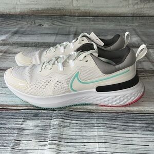 Nike Men's React Miller 2 Platinum Tint/Dynamic
Turquoise-White Size 10 NWOT